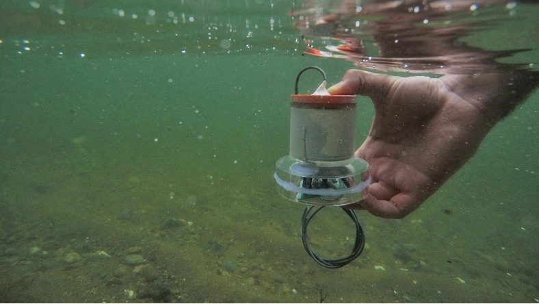 Battery-free water sensor operating underwater for leak detection